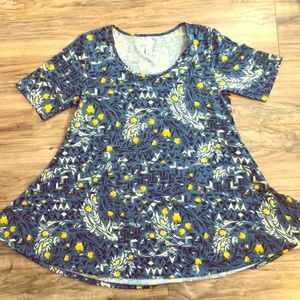 Lularoe short sleeve tunic top size M
